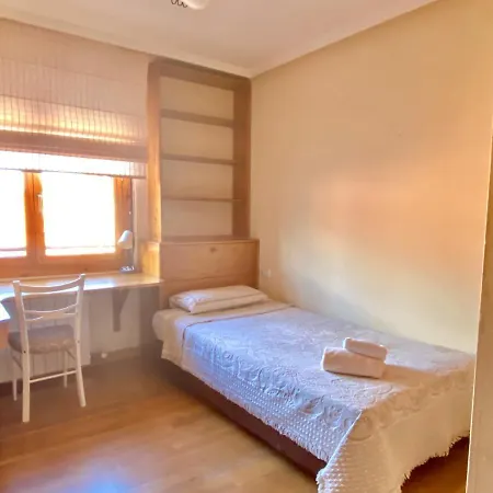 Housingleon - San Marcos Con Garaje Lejlighed *